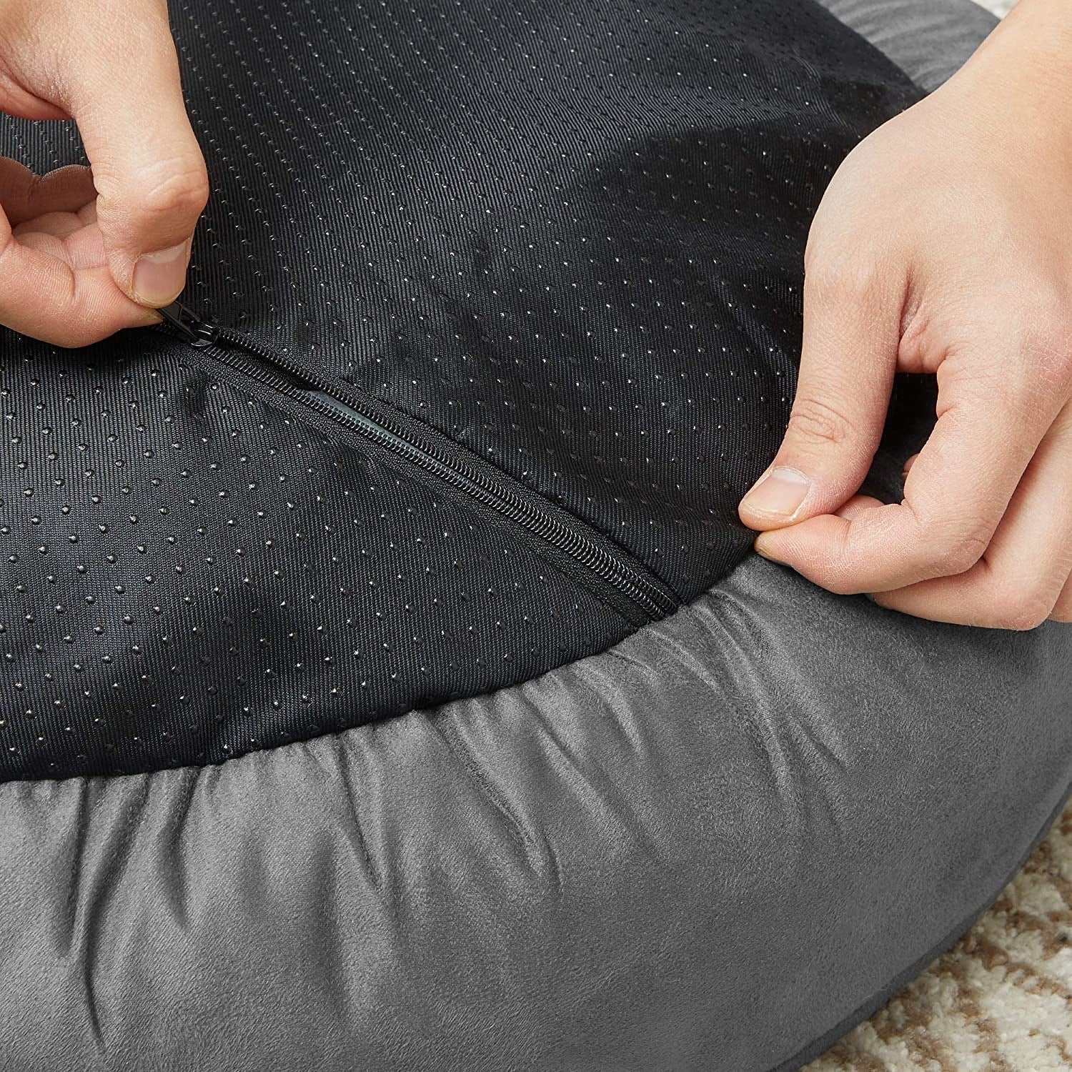 Detachable pet bed