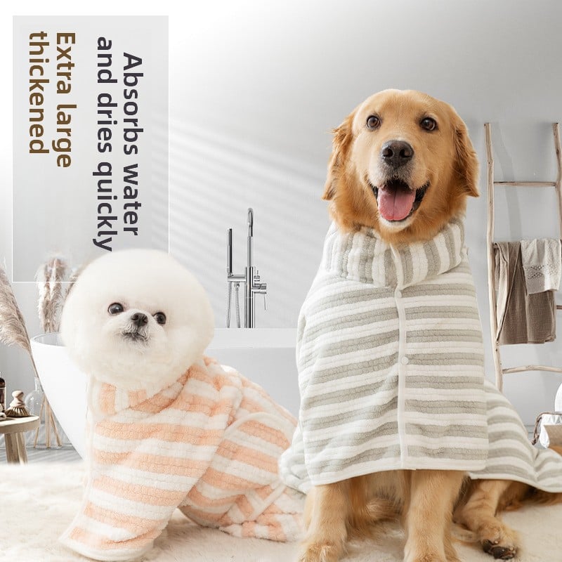 Dog bathrobe with thick padding and quick-drying property
